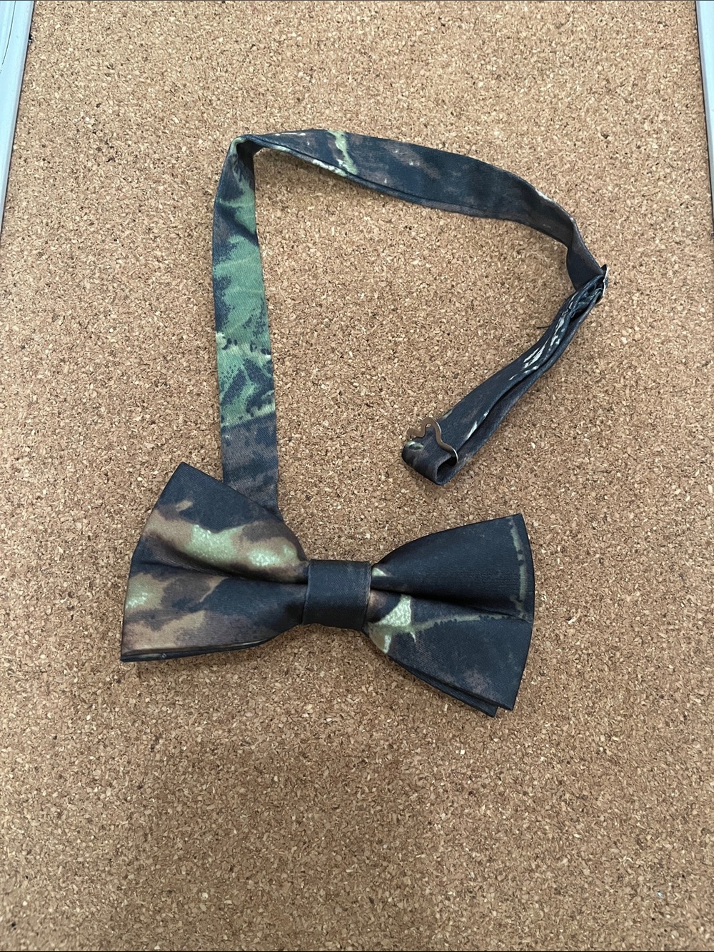 Camouflage Bow Tie - Green & Brown